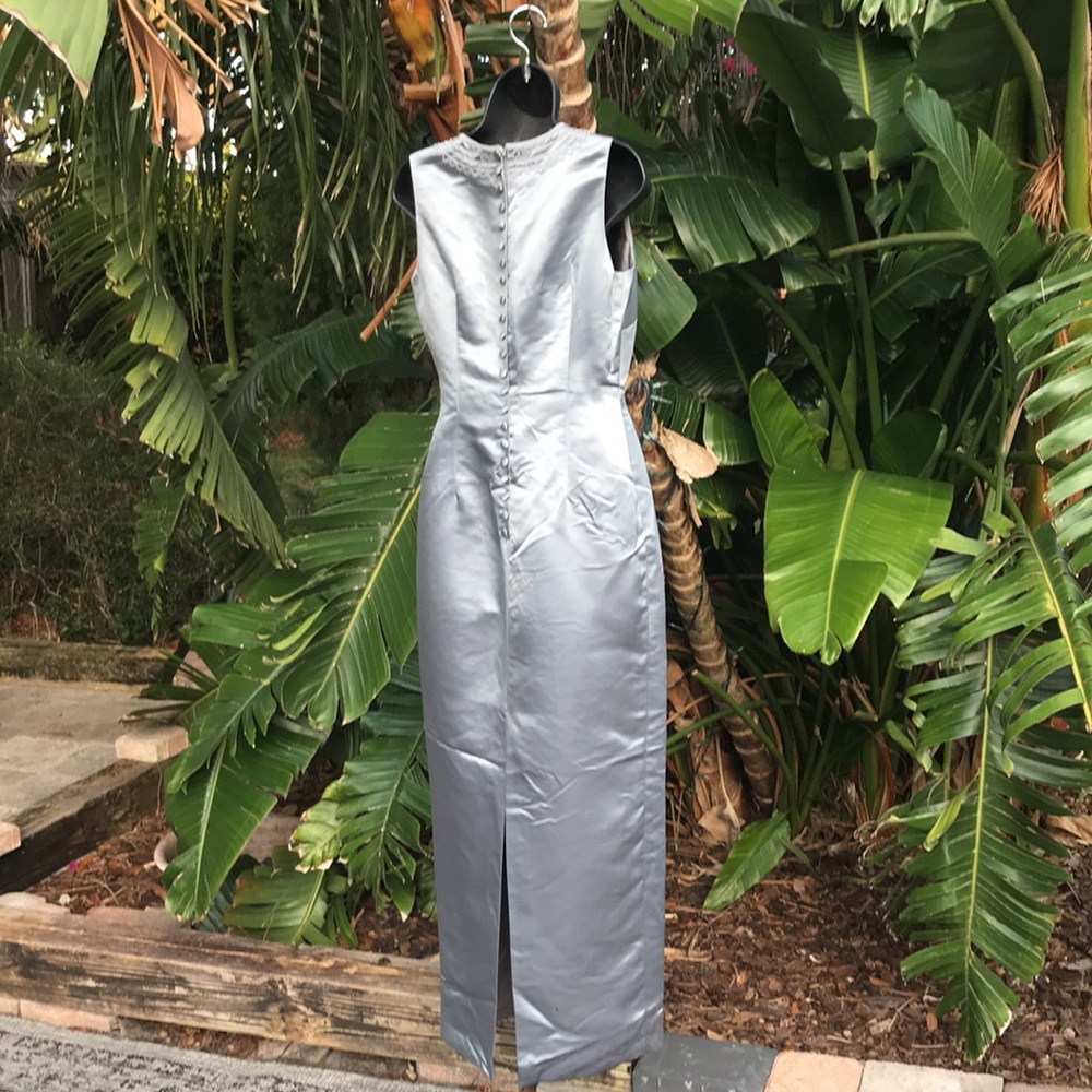Embroidered satin column maxi dress or CheongSam - Picture 11 of 17